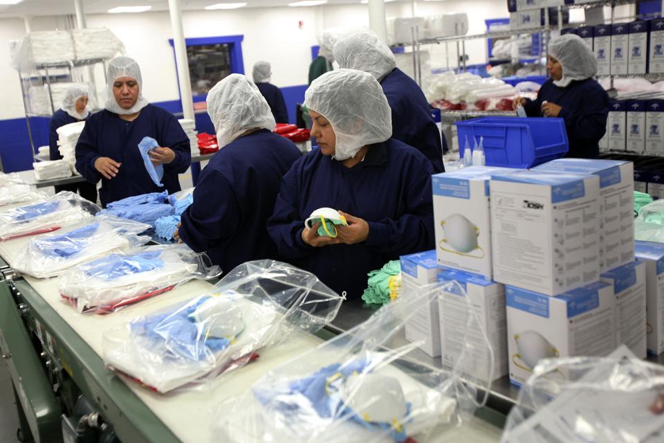 Ebola’s Economic Fallout Can’t Be Contained in Rising Africa