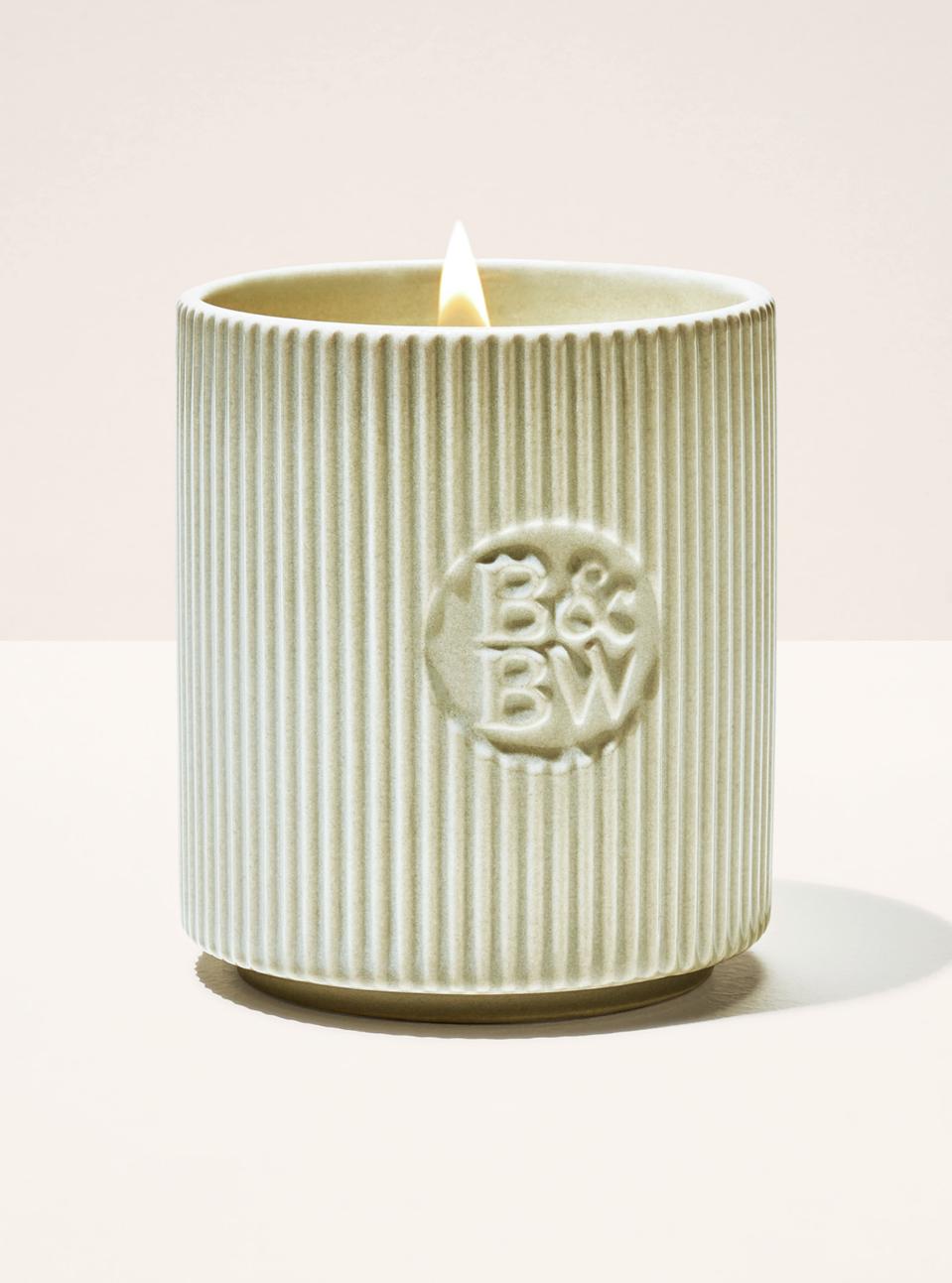 Bath & Body Works Single Wick Candle on a pale pink background