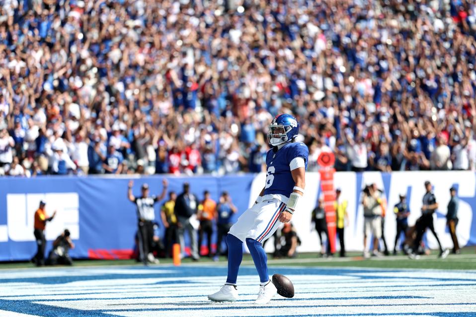 Los Angeles Chargers v New York Giants