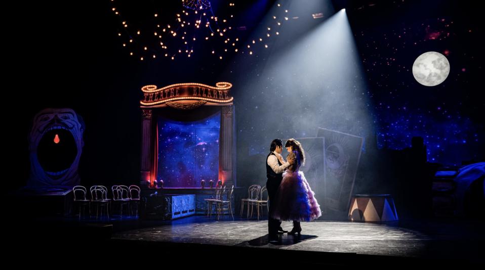 Mexican-American Phoenix Neighborhood Inspires 1950s Romeo and Juliet Remix