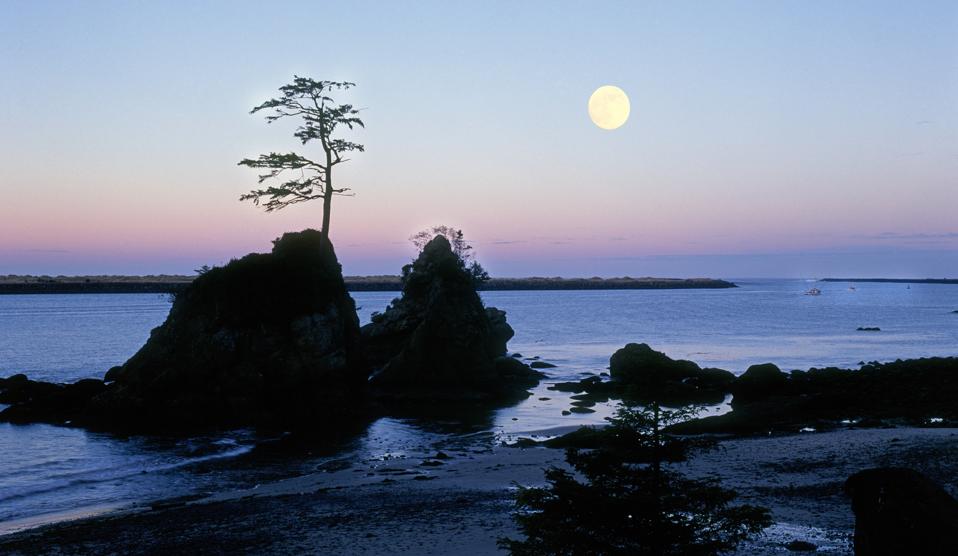 Moonset on the Oregon Coast