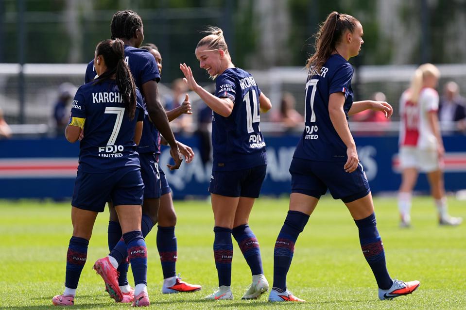 Paris Saint-Germain Women v Ajax Women - Pre-Season Friendly