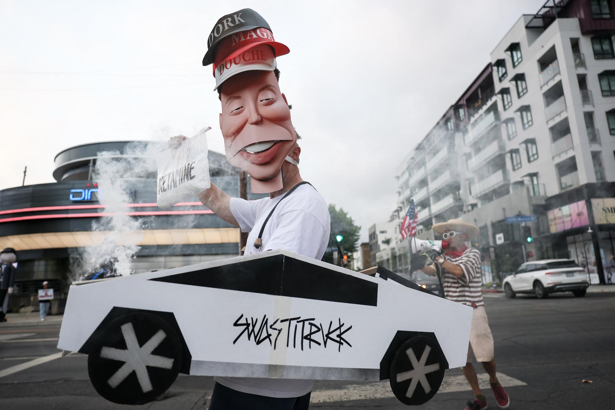 US-POLITICS-PROTEST-TESLA-ELON MUSK