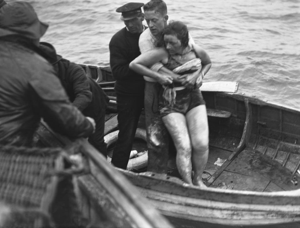 Mercedes Gleitze abandons her 'vindication swim' across the English Channel