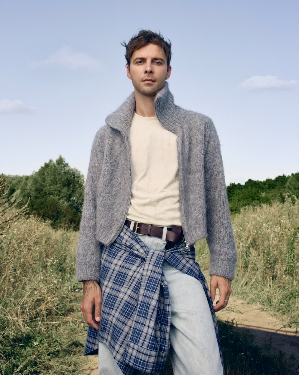 Rus pornosi: Yetuk ayol erini aldadi. Maftunkor blondalar porno video