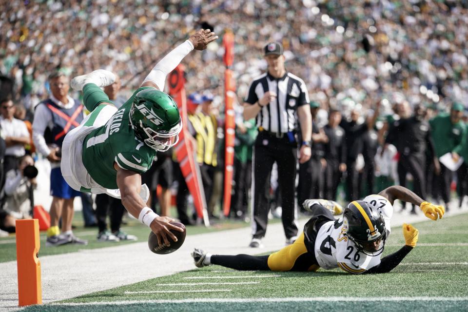 Pittsburgh Steelers v New York Jets