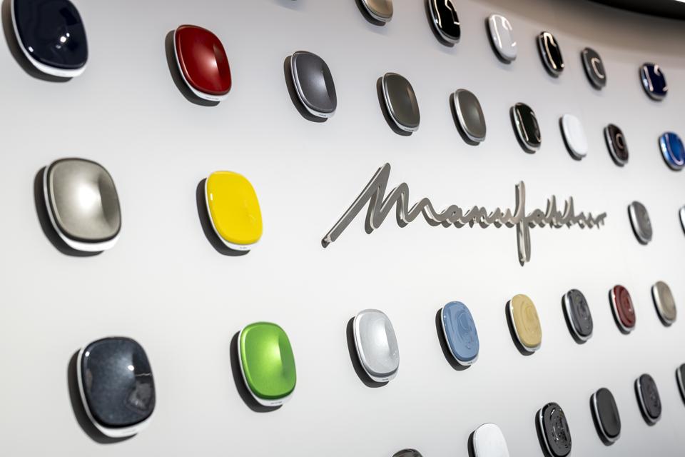 Color wall at MANUFAKTUR Studio. 