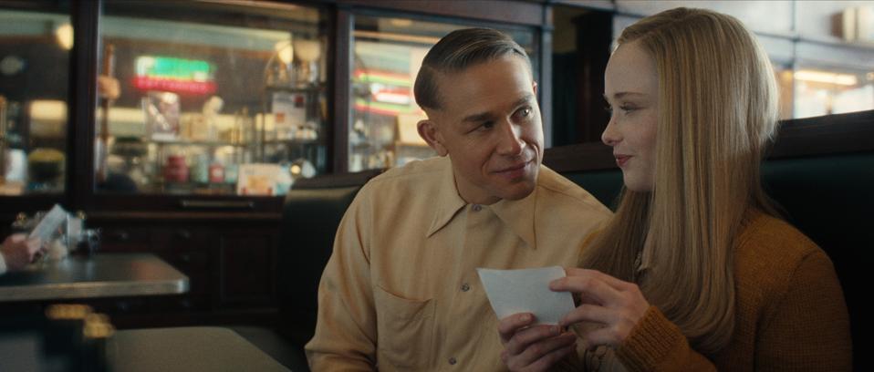 Monster: The Ed Gein Story. (L to R) Charlie Hunnam as Ed Gein, Suzanna Son as Adelina in episode 302 of Monster: The Ed Gein Story. Cr. Courtesy Of Netflix © 2025