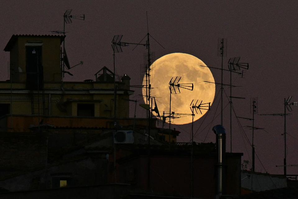 TOPSHOT-ITALY-MOON