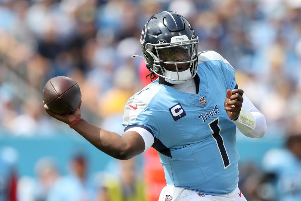 Los Angeles Rams v Tennessee Titans