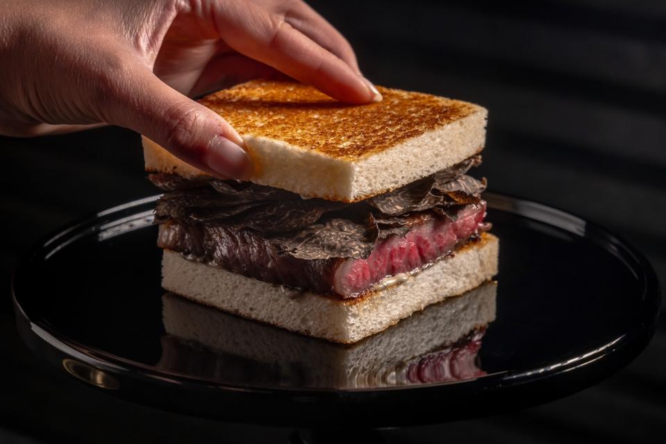 COTE Vegas_A5 'Blackjack' Sandwich