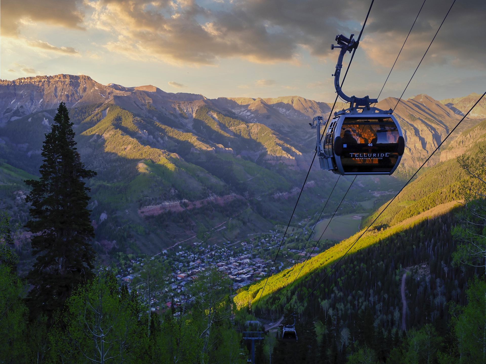 AlpineClub_GreatRoom-TownView-Summer (Credit_ Courtesy of The Alpine Club)