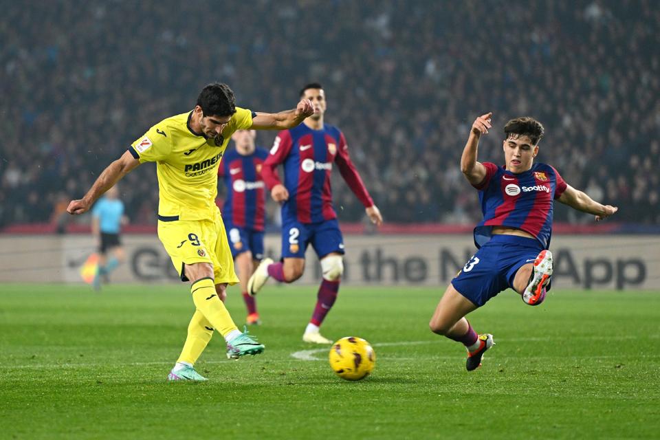 FC Barcelona v Villarreal CF - LaLiga EA Sports