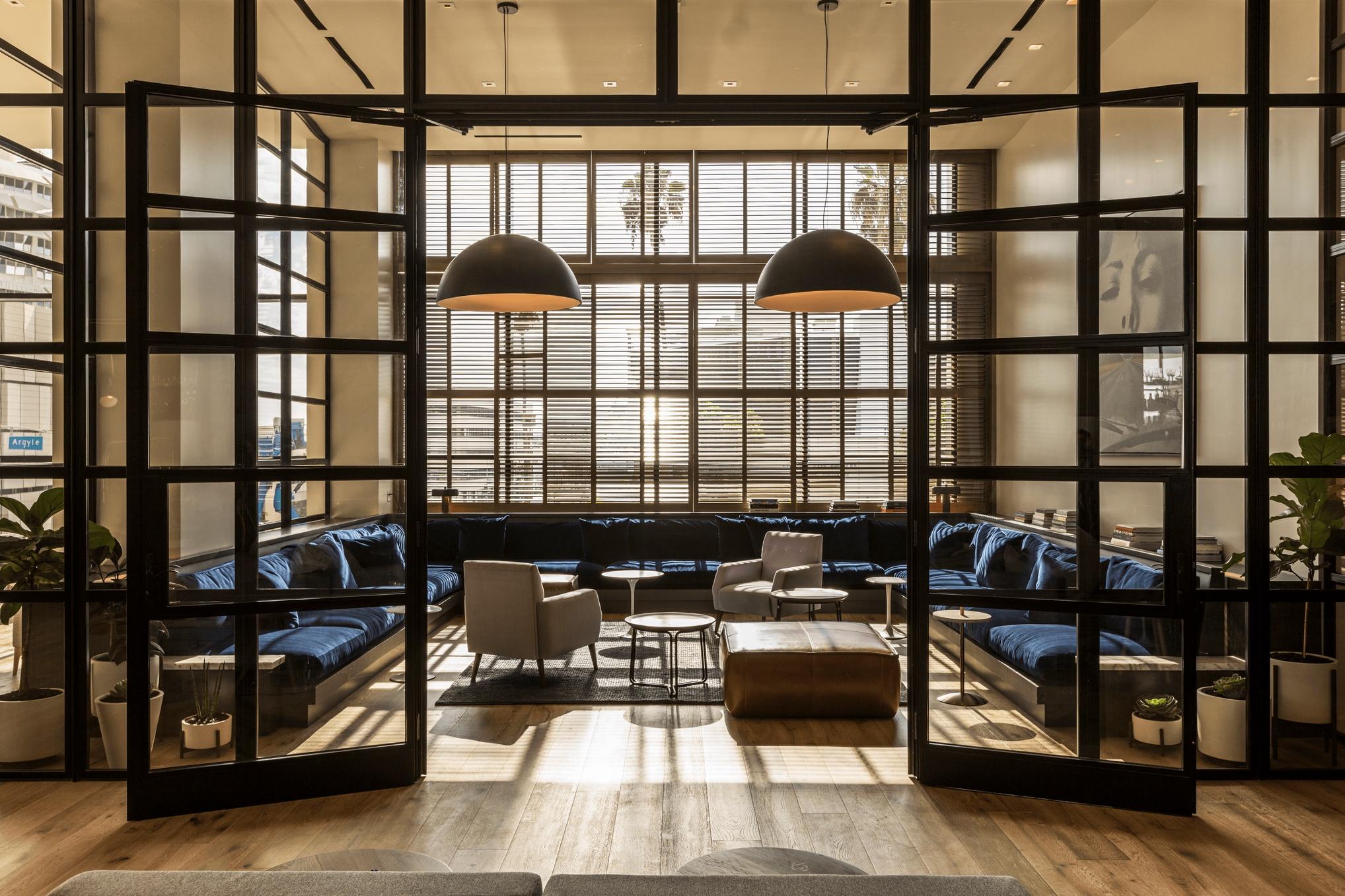 The Kimpton Everly lobby