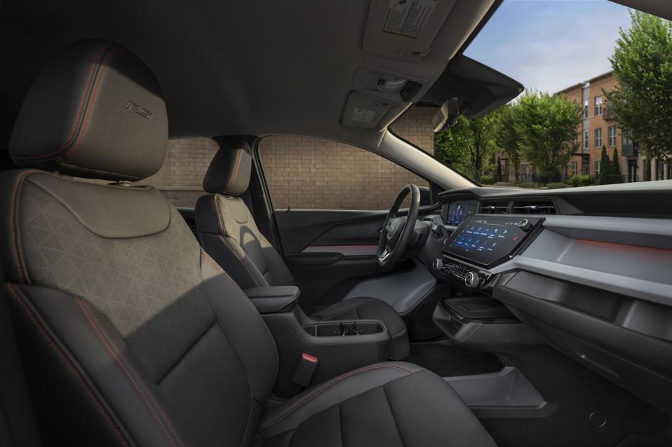 Chevy_Bolt_2027_Reveal_1639_V5