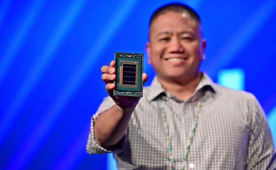 Intel's Andrew Evangelista Holds 288-Core Clearwater Forest Data Center Processor Built On Intel's 18A Fab Process