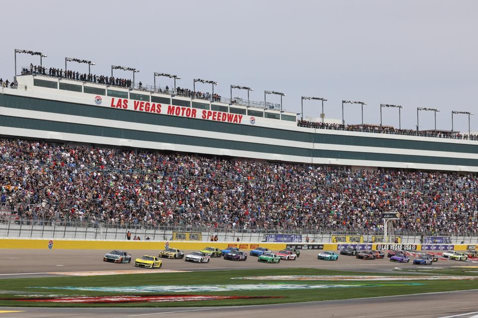 AUTO: MAR 16 NASCAR Cup Series Pennzoil 400