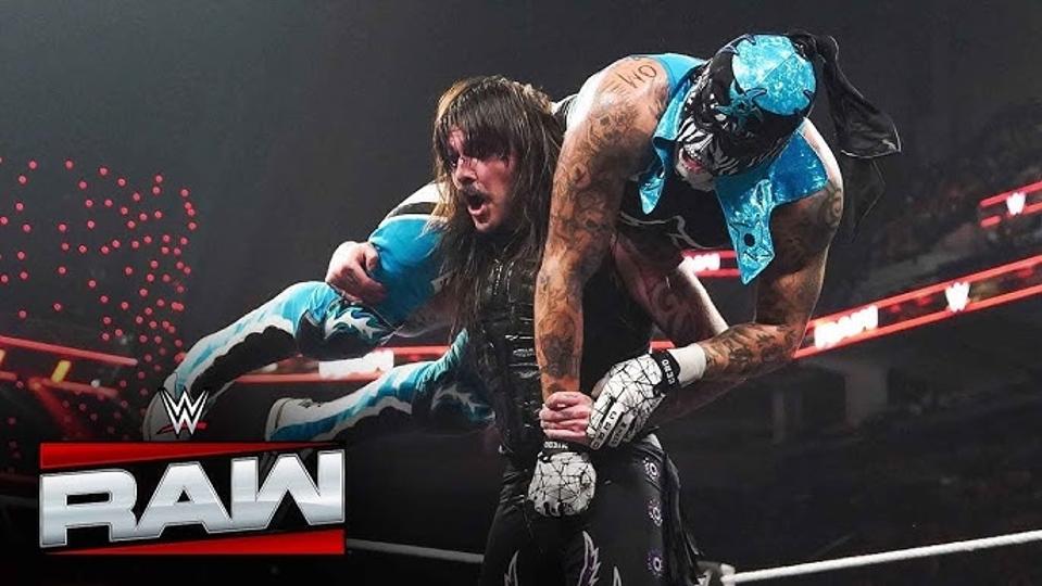 Dominik Mysterio vs. Penta for the WWE Intercontinental Championship.