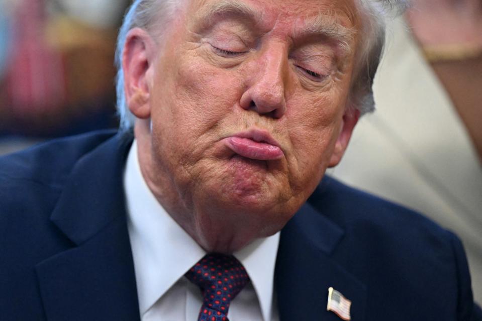 Donald Trump, bitcoin, bitcoin price, bitcoin crash, stock market, image