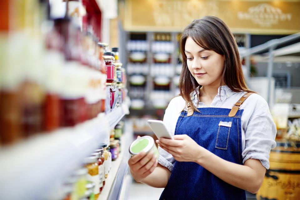 How Retailers Are Using AI To Help Employees Better Serve Customers
