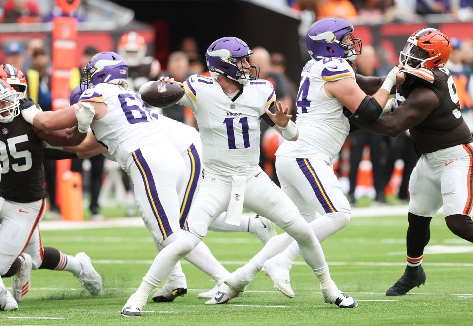 Minnesota Vikings v Cleveland Browns - NFL 2025