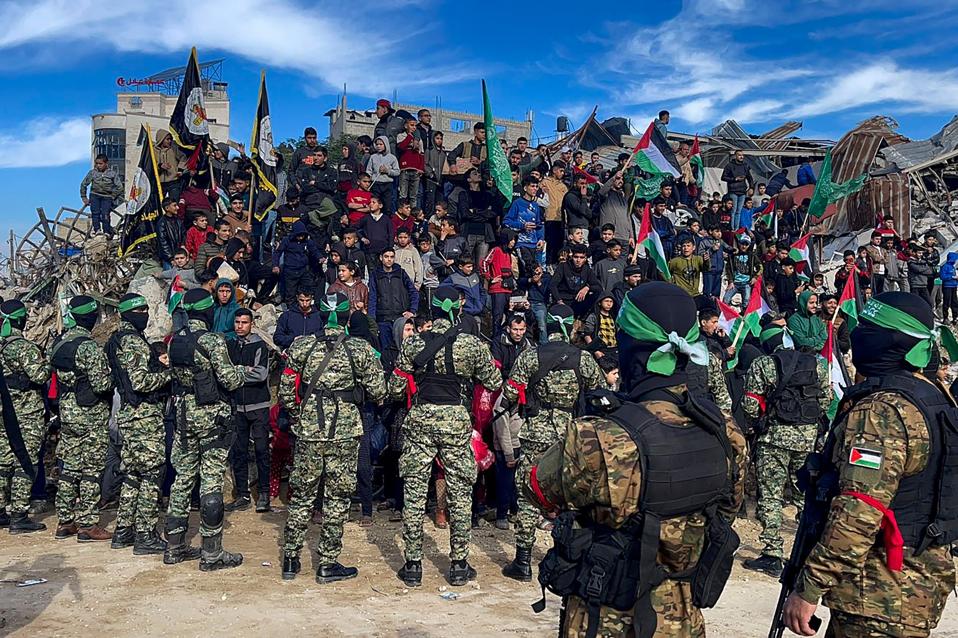 TOPSHOT-PALESTINIAN-ISRAEL-CONFLICT-CEASEFIRE-HOSTAGE