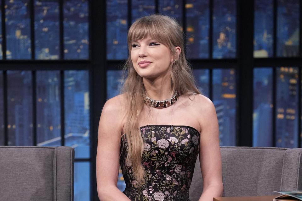 Late Night with Seth Meyers - Season 13