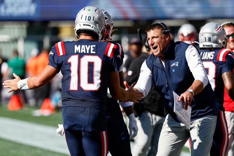 Panthers Patriots Football