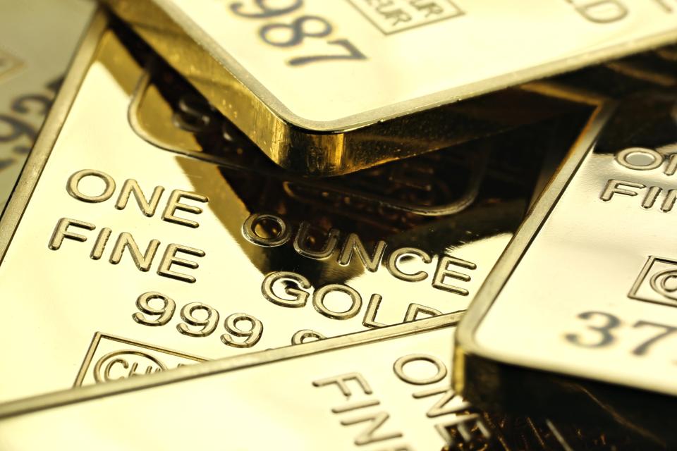 4 Low P/E Gold Stocks Just Hit New 52-Week Highs, Then Dropped
