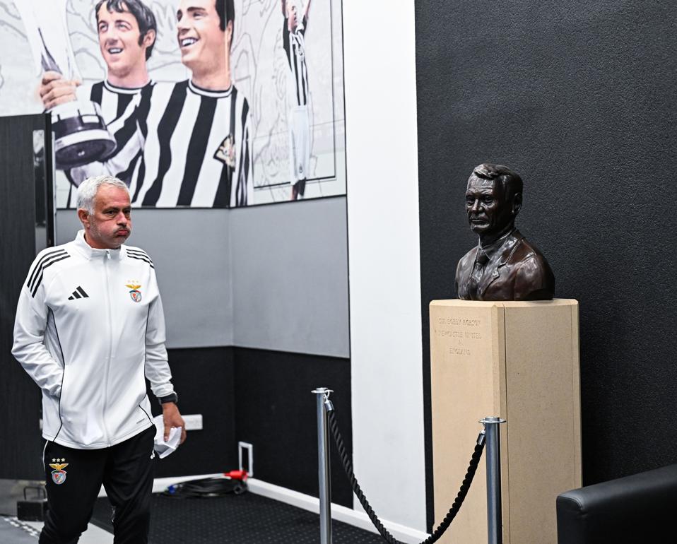 SL Benfica Training Session And Press Conference - UEFA Champions League 2025/26 League Phase MD3