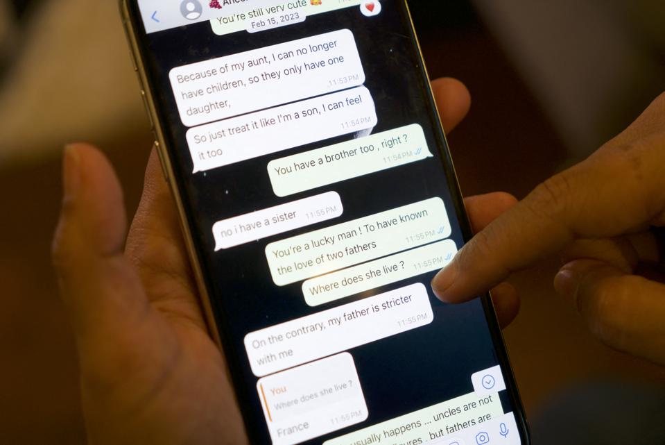 US-DISINFORMATION-TECHNOLOGY-ROMANCE-CRYPTO