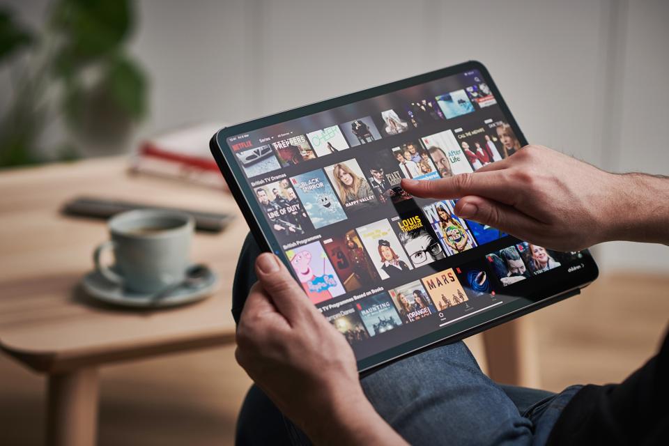 Earnings Preview: What To Expect From Netflix Results
