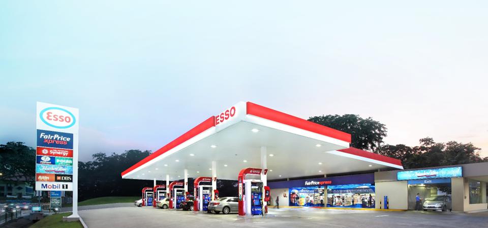 Esso station (Singapore) (1)