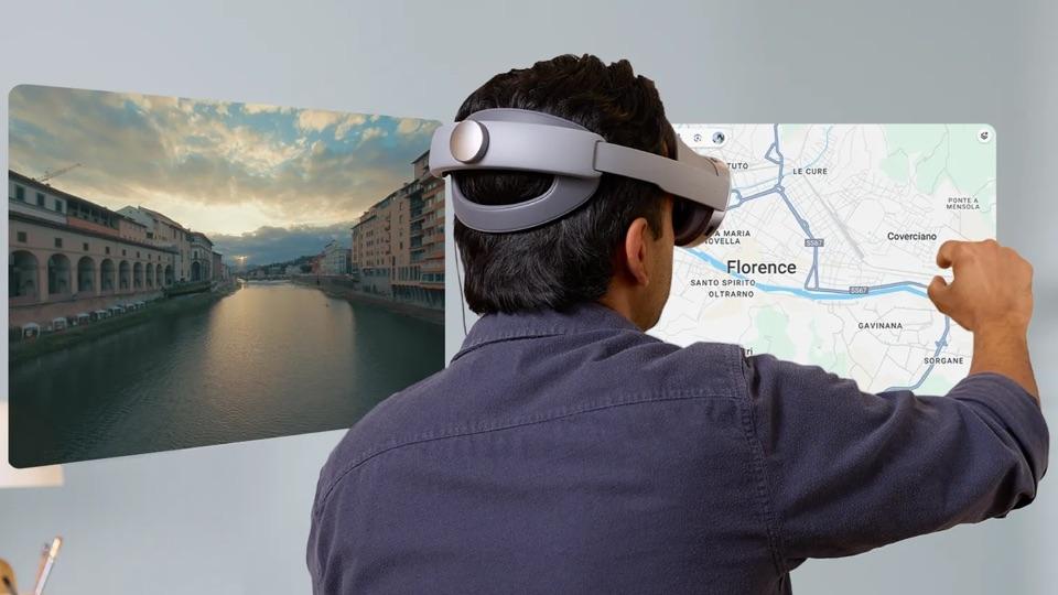 Samsung Galaxy XR headset and simulated images.