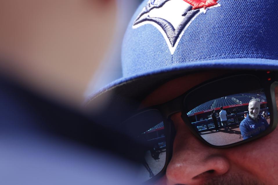 Toronto Blue Jays play the New York Yankees