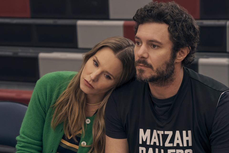 Nobody Wants This. (L to R) Kristen Bell as Joanne, Adam Brody as Noah in episode 202 of Nobody Wants This. Cr. Erin Simkin/Netflix © 2025