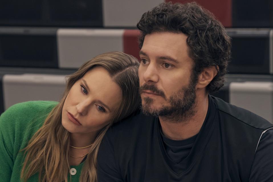 Nobody Wants This. (L to R) Kristen Bell as Joanne, Adam Brody as Noah in episode 202 of Nobody Wants This. Cr. Erin Simkin/Netflix © 2025