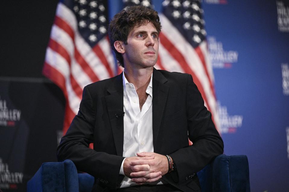 US-TECH-POLITICS-AI-DEFENCE-COMPUTERS-SHAUN MAGUIRE_SEQUOIA