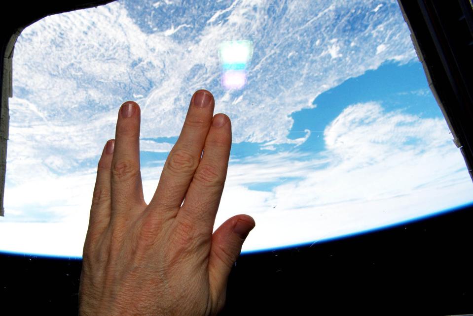 ISS Astronaut Salutes Leonard Nimoy