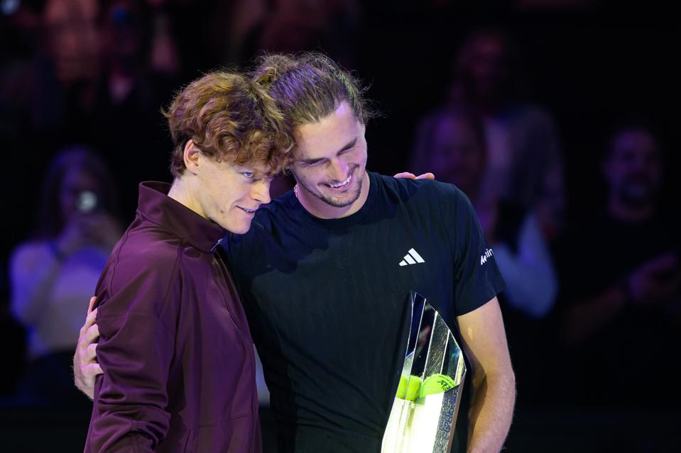 Jannik Sinner embraces the defeated Alexander Zverev after the Vienna Open Final. 