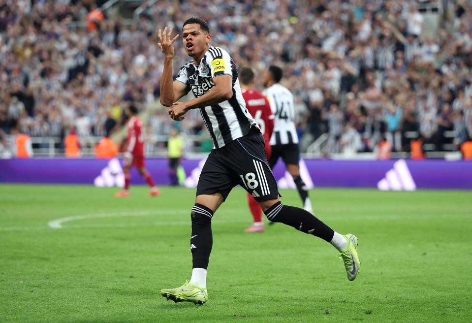 न्यूकैसल यूनाइटेड बनाम लिवरपूल - प्रीमियर लीग