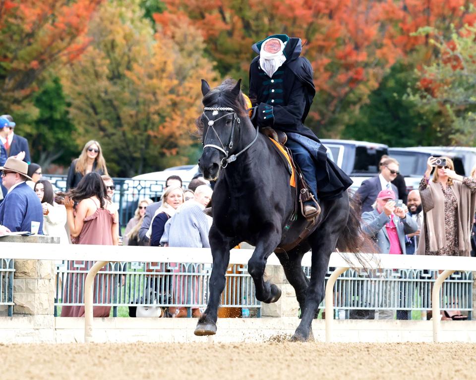 Scenics - Headless Horseman - KEE - 10-25-25 - 008 - Christine Hayden