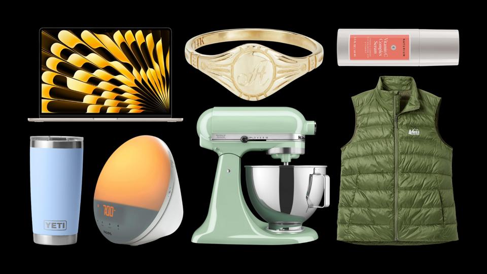 Graphic The 47 Best Early Black Friday Deals From REI, Ulta, Catbird And More