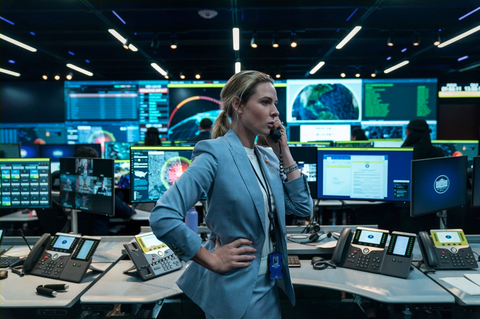 रेबेका फर्ग्यूसन ने अभिनय किया "डायनामाइट का एक घर." 3