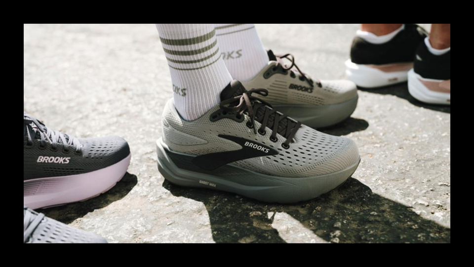 Brooks Ghost Max 3 in grey