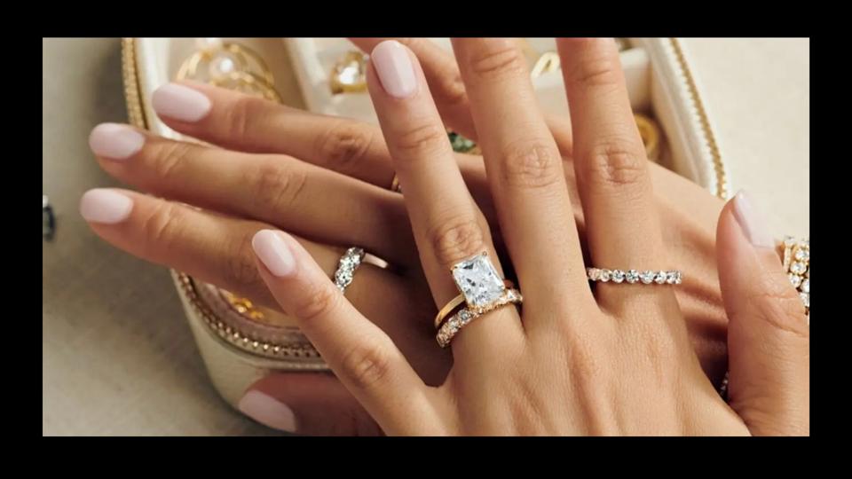 Graphic Brilliant Earth Promo Codes: Get Free Diamond Jewelry With Select Orders