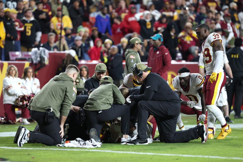 Jayden Daniels injury