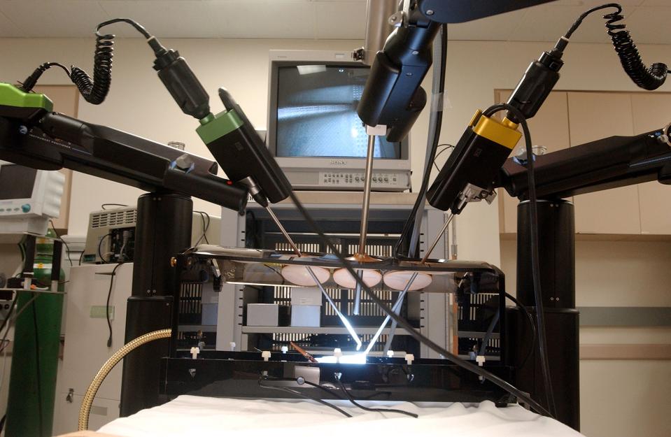 Robot Melakukan Operasi di Rumah Sakit New York