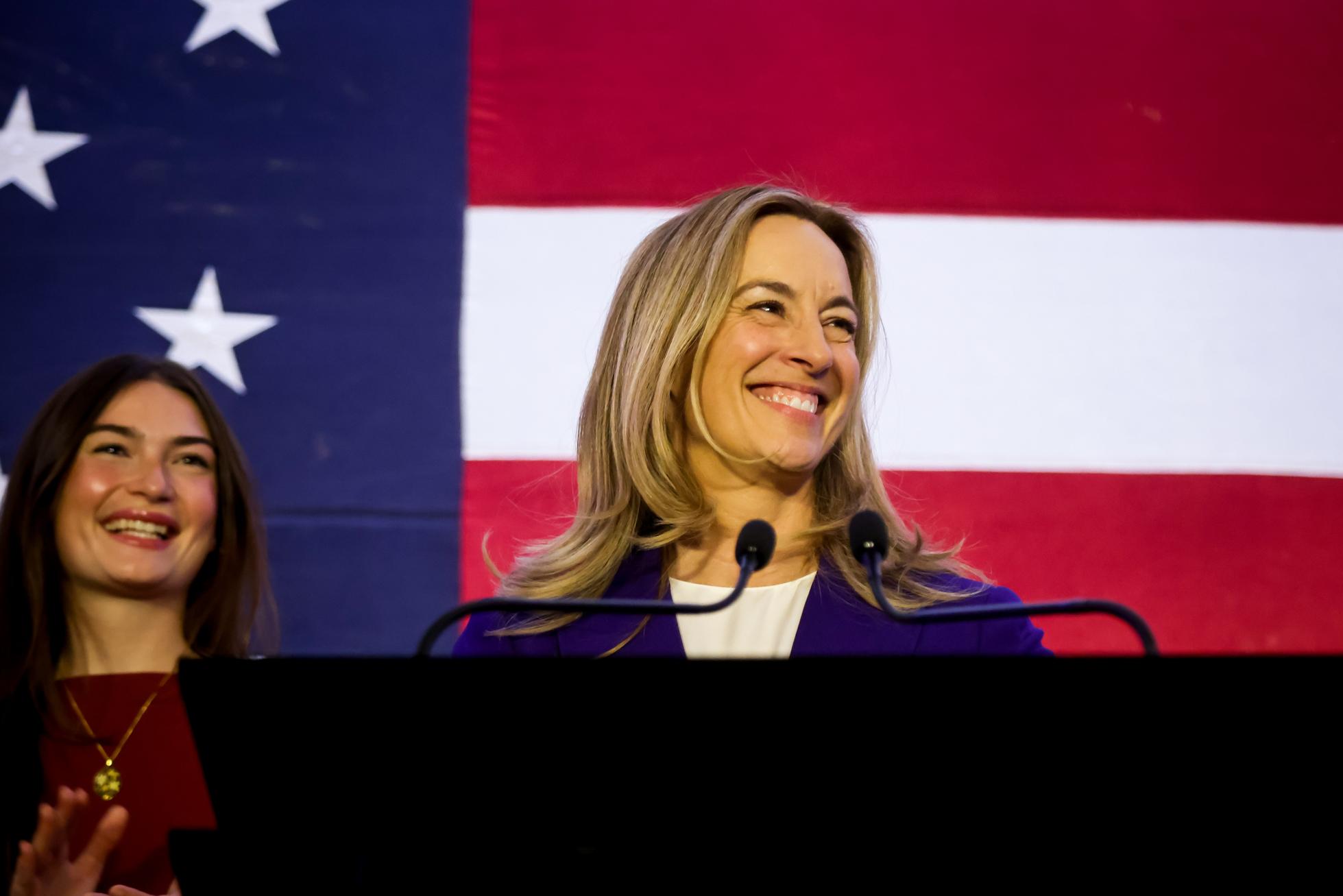 Kemenangan Demokrat dan Masa Depan Energi Bersih di Tengah Krisis Biaya Energi