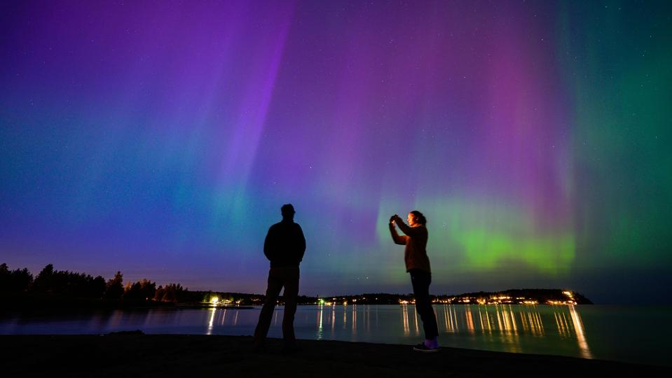 Badai Matahari Kuat Diprediksi Picu Aurora di Amerika Serikat November Ini